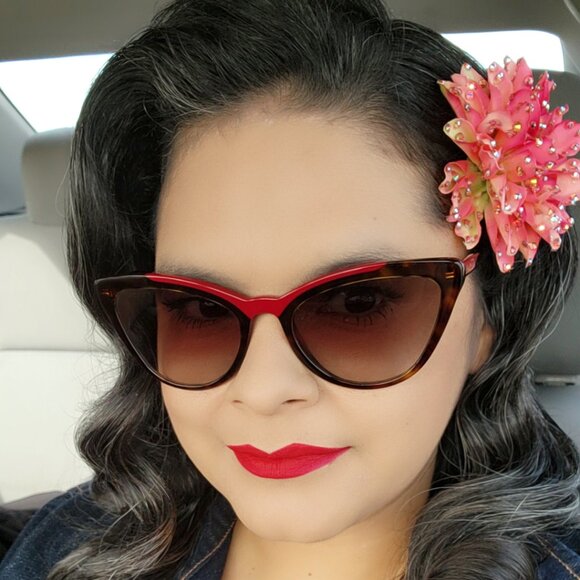 Meet your Posher, Amelia - Picture 1 of 1